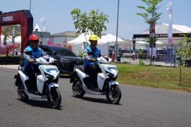Cerita MotoGP Mandalika 2024, PLN mobilisasi petugas pakai motor listrik