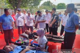 1.052 karyawan PT Tjiwi Kimia ikuti donor darah