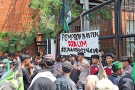 HUT Banten, mahasiswa tuntut pemprov atasi pengangguran hingga pendidikan