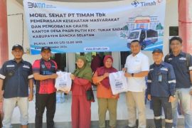 Ratusan warga Pasir Putih antusias berobat di Mobil Sehat PT Timah