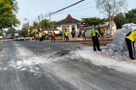 KA Argo Bromo Anggrek tertemper truk di Baureno Bojonegoro