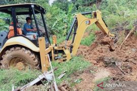 Banjir Landa Abdya, Pj Bupati Instruksikan BPBK Perbaiki Infrastruktur Rusak
