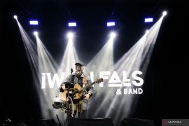 Lirik dan chord lagu "Ibu" Iwan Fals