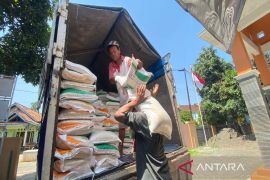 Bulog Tegal  salurkan 6.800 ton beras SPHP hingga September