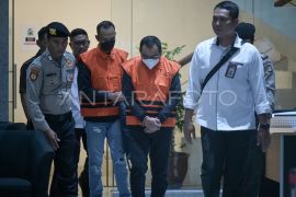 4 pejabat PUPR ditangkap, KPK geledah ruang kerja Gubernur Kalsel Sahbirin Noor