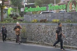 Pengendara motor di Batu Jatim jadi korban penembakan orang tak dikenal