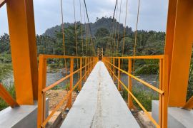Pemkab Pesisir Selatan bangun jembatan, warga Lubuk Betung bersyukur