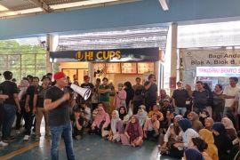 Pedagang JPM Pasar Tanah Abang Jakarta protes kenaikan sewa kios