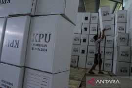 Perakitan kotak suara pilkada serentak Jabar 2024