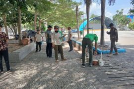 Satpol PP Pangkalpinang angkut grobak dagangan di kawasan Alun-Alun Taman Merdeka