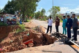Pemkot Batam perbaiki sejumlah ruas jalan yang rusak