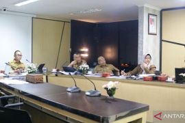 Pjs Wali Kota minta PDAM tingkatkan layanan di Bukittinggi