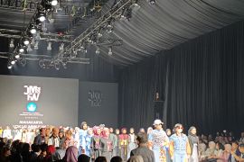 72 koleksi busana karya pendidikan vokasi tampil di JMFW 2025