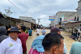Tanggul sungai jebol, 2.066 warga Aceh Tamiang mengungsi akibat banjir