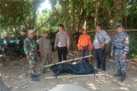 Tim SAR temukan jasad nelayan tenggelam di perairan Laut Tegalbuleud Sukabumi