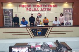 Polisi tangkap "babysitter" cekoki bayi dnegan obat penggemuk badan