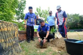 Bupati Gowa tanam pohon memperingati Hari Santri Naasional di Ponpes Sulhas