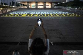 Menjaga demokrasi tetap sejuk