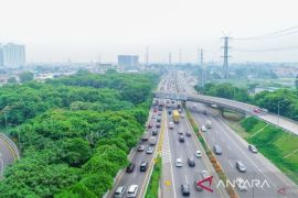 Tarif jalan tol ruas Jakarta-Tangerang naik mulai Sabtu pukul 00.00 WIB