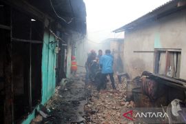 Lima rumah warga di Dumai ludes terbakar Page 2 Small