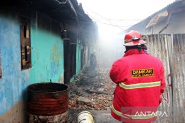 Lima rumah warga di Dumai ludes terbakar Page 3 Small