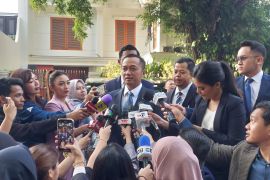 Prabowo hadir ke pelantikan didampingi  Hasyim dan Didit