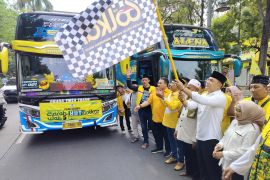 Eri Cahyadi hadiri pemberangkatan ziarah Wali Lima dalam rangka HUT ke - 60 Golkar