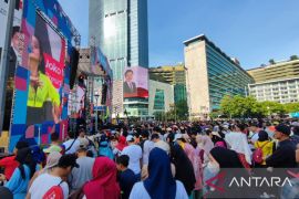 Warga antusias saksikan pelantikan Prabowo-Gibran