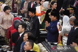 Para menteri ikut melepas Jokowi pulang ke Solo di Bandara Halim