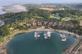 Indonesia's Prabowo urges continued SEZ development to draw investment