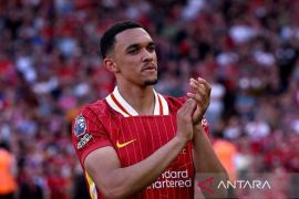 Alexander-Arnold akan kenakan nomor punggung 12 di Real Madrid