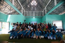 HIMKA UBB tingkatkan kemampuan masyarakat Namang perluas pasar madu Pelawan lewat program bina desa