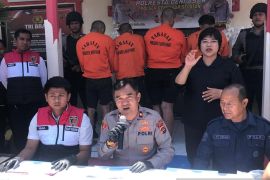 Polisi tangkap dua pejambret barang turis asing hingga penadahnya