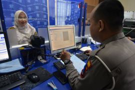 Berikut rincian biaya pembuatan dan perpanjangan SIM tahun 2025