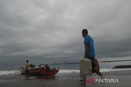 Cuaca di kota-kota besar diprakirakan berawan dan diguyur hujan, Pangkalpinang diselimuti awan tebal