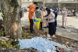 Warga Sukun Kota Malang sesalkan pembuangan limbah medis sembarangan