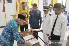 Bupati Kotabaru kukuhkan Kades dan BPD di kepulauan