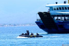 Simulasi pengamanan Kabel Bawah Laut Jawa-Bali