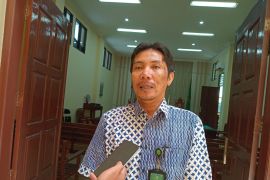 Pengadilan larang hakimnya banyak "ngobrol" dengan advokat