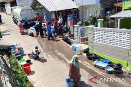 Pemkab Cianjur instruksikan Perumdam dan PMI tetap distribusikan air bersih