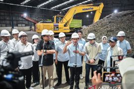 Menteri LH/BPLH Hanif Faisol tancap gas atasi masalah sampah