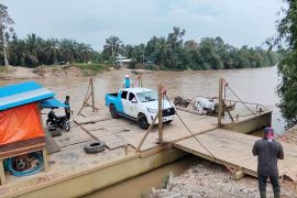 Kado manis HLN ke-79, PLN Riau Kepri terangi 69 dusun terpencil di Riau
