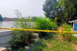 Polisi selidiki penemuan jasad perempuan tak berkepala di Muara Baru