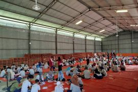 KPU Ponorogo sortir dan lipat 784 ribu surat suara pilkada