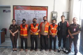 Pungli PTSL, Kejari Ponorogo tahan lima perangkat desa