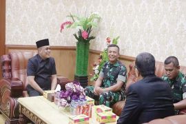 GALERI FOTO - DPRD Riau menerima kunker Korem 031/Wirabima