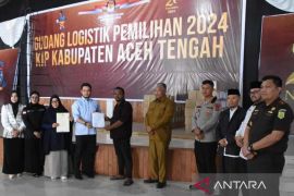 Pj Bupati Aceh Tengah pantau distribusi logistik surat suara, ketua KIP absen
