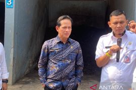 Menteri LH targetkan tidak ada lagi impor sampah plastik pada 2025