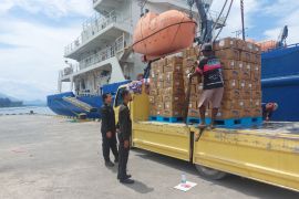 BKHIT Maluku fasilitasi pengiriman komoditas udang raja tujuan  China