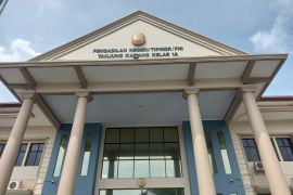 Wakil Direktur CV Sumber Karya Jaya jalani sidang korupsi pekerjaan jalan